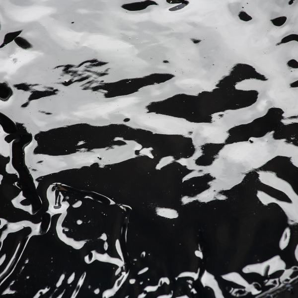 Liquid bitumen surface